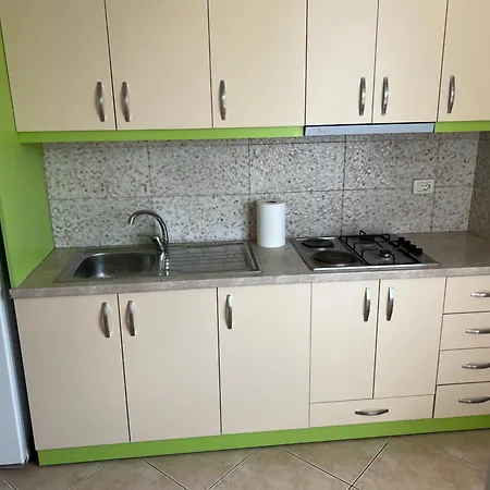 Xhelili Apartment