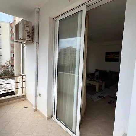 Xhelili Apartment *